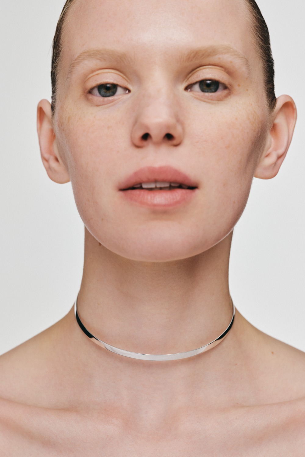 Chokers Solid Wide Choker, white gold with a unique touch from Guzema