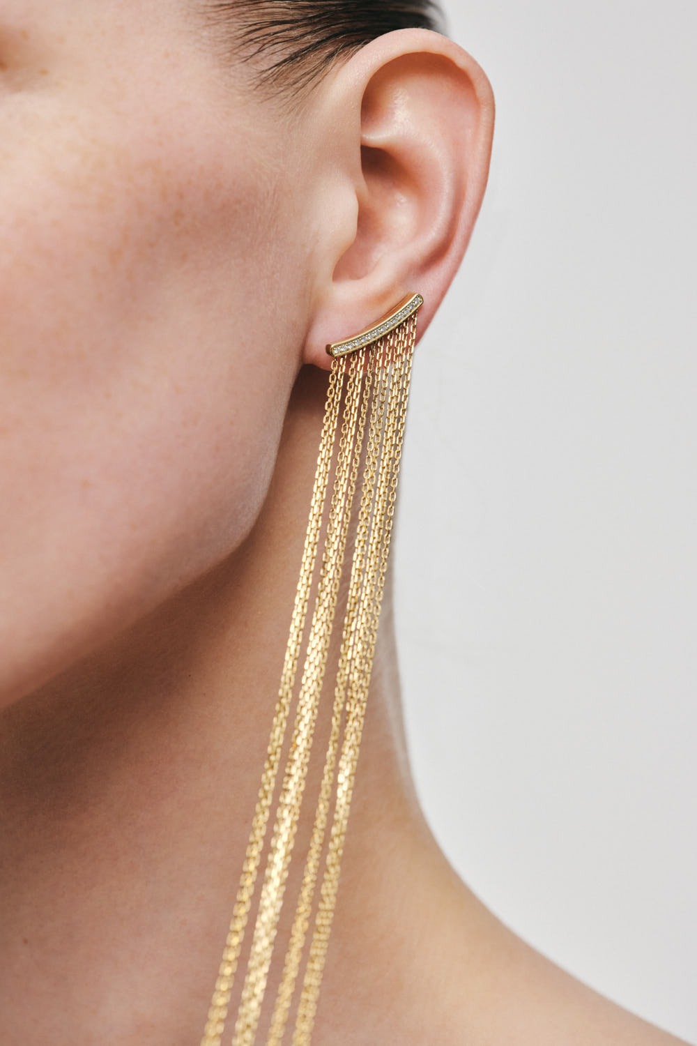 Earrings Chainfall Earrings, diamonds, yellow gold for a unique and sophisticated look