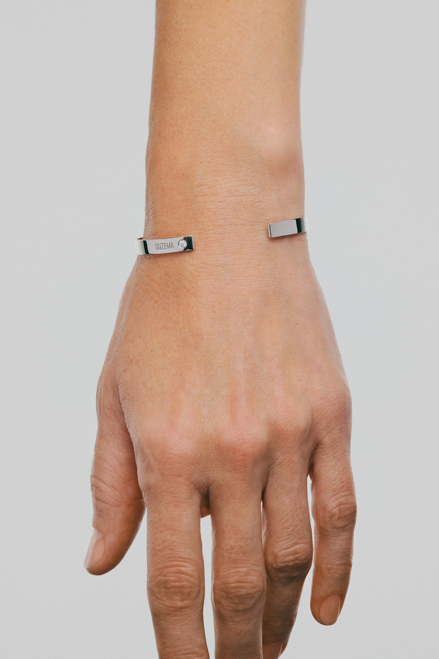 Bracelets Arc Bracelet, diamonds, white gold with modern elegance