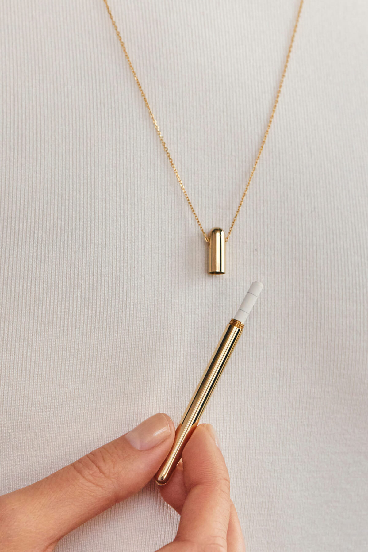 Exclusive Necklaces Bold Capsule Necklace, yellow gold from Guzema