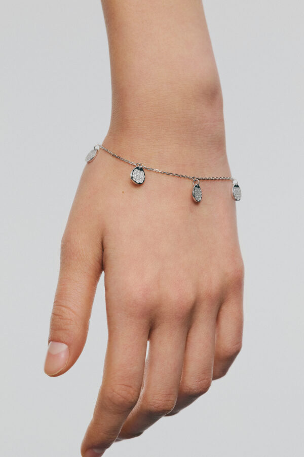 Bracelets Flats Quintet Bracelet, diamonds, white gold for everyday elegance