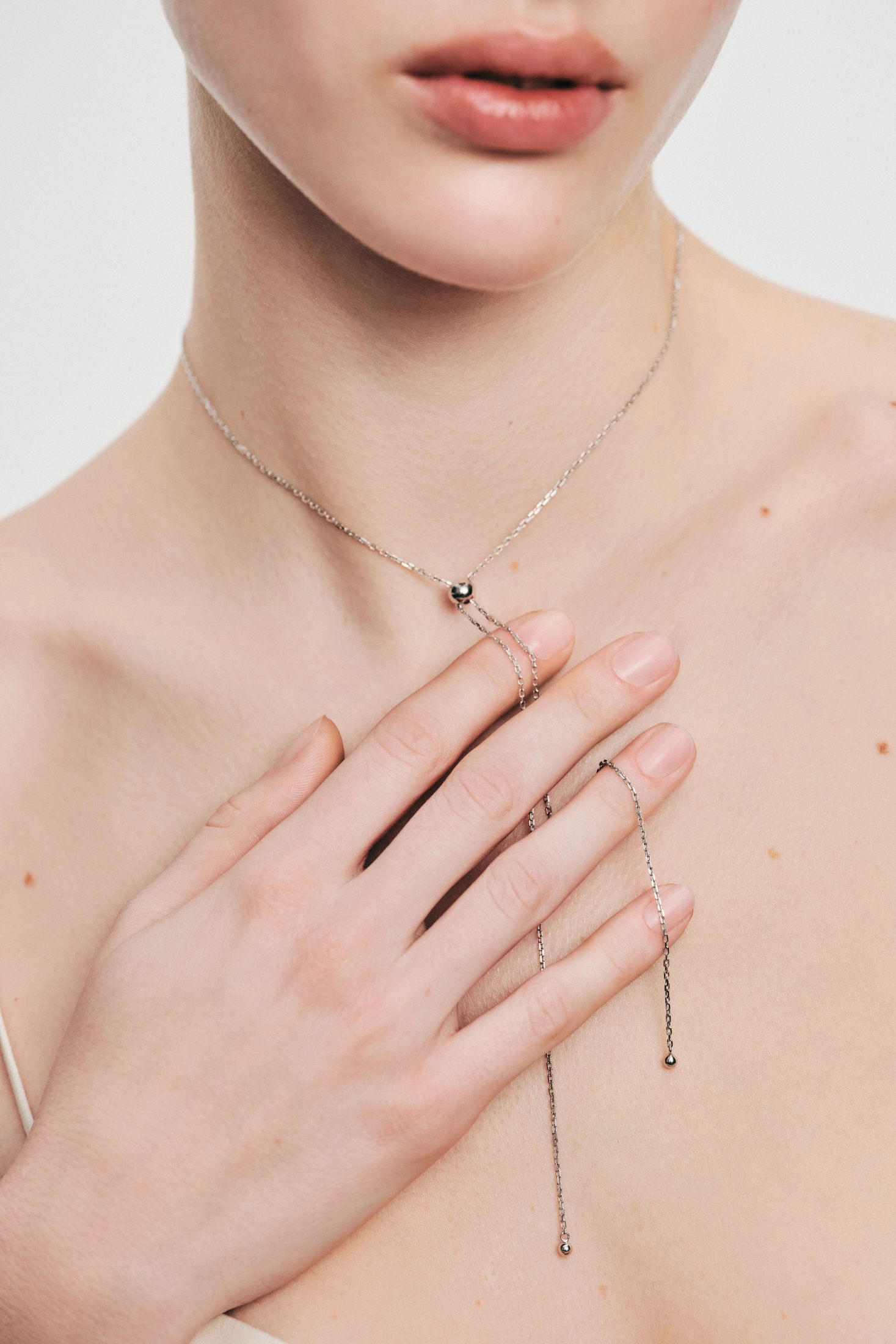 Exclusive Necklaces Orbs Tie Necklace, white gold from Guzema