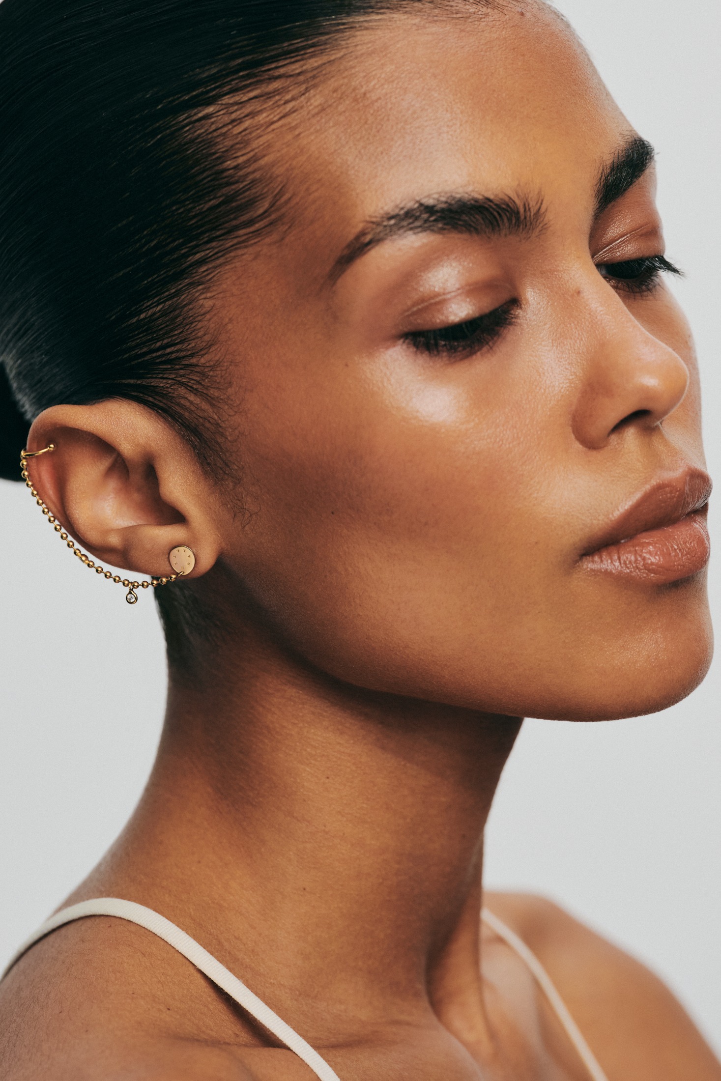 Earrings Duo Diamonds Eternal Cuff-Earring, yellow gold with timeless design by Guzema