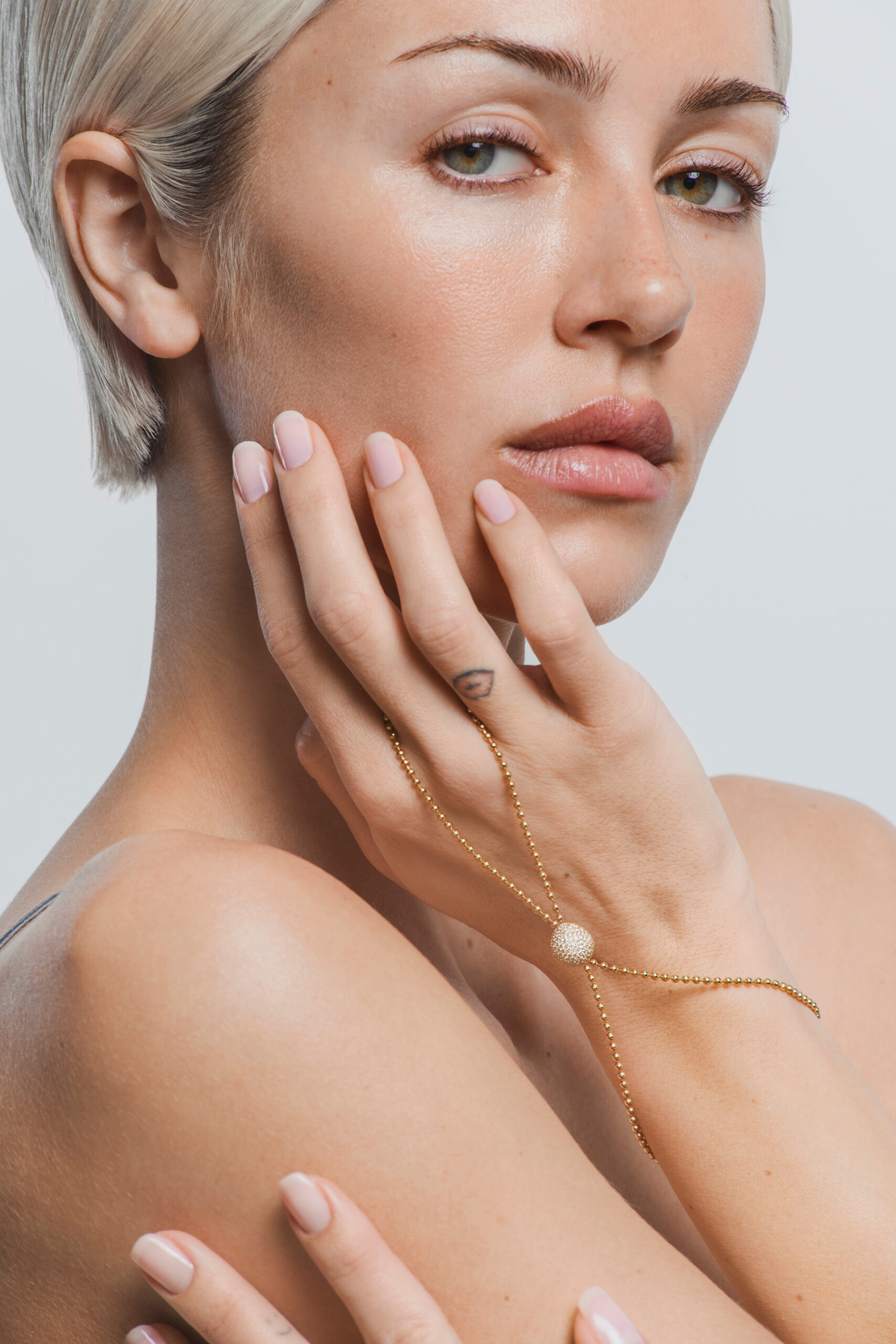 Bracelets Orb Chain Bracelet, diamonds, yellow gold for everyday elegance