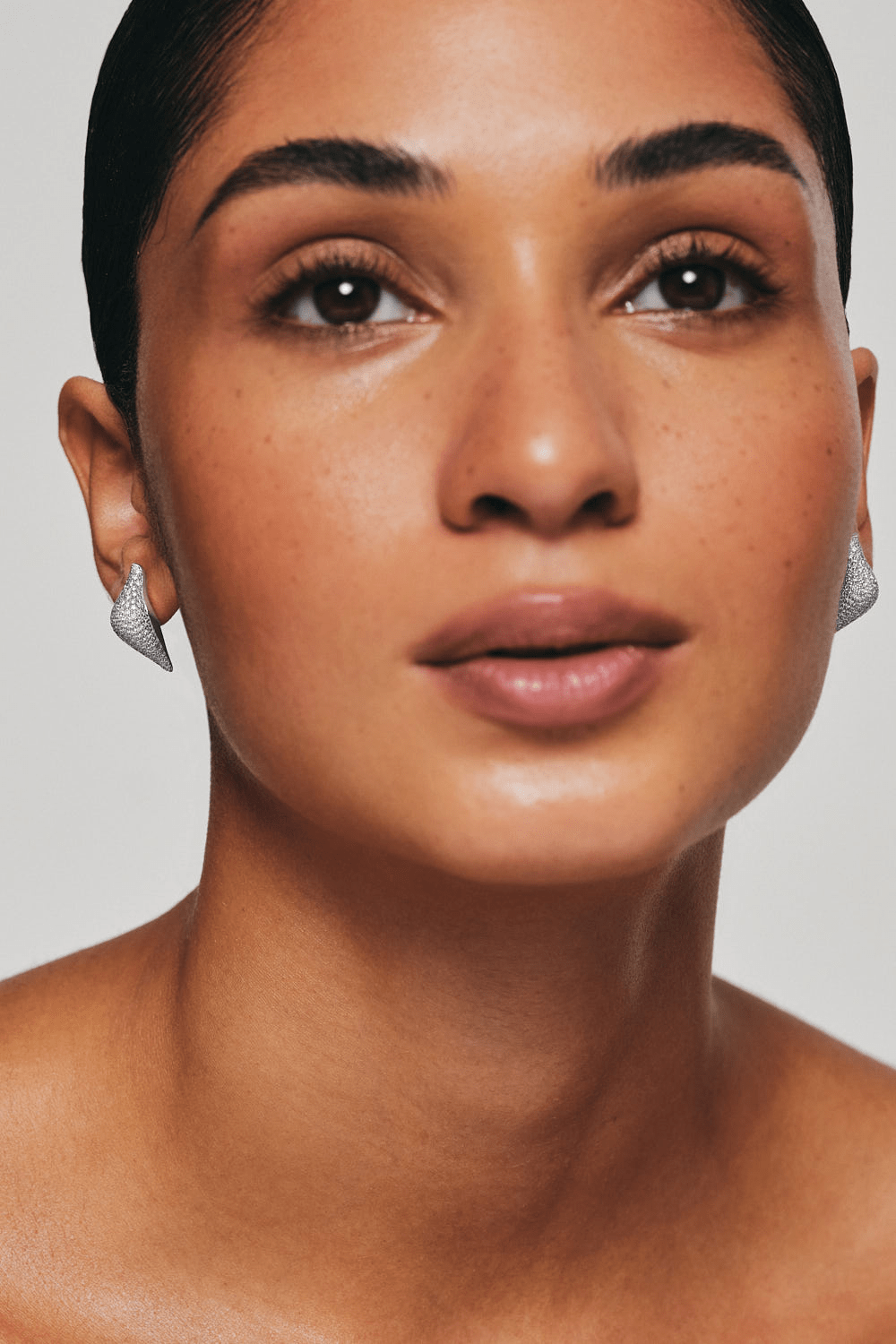 Earrings Bird Girl Stud Earrings, diamonds, white gold for stylish and elegant looks