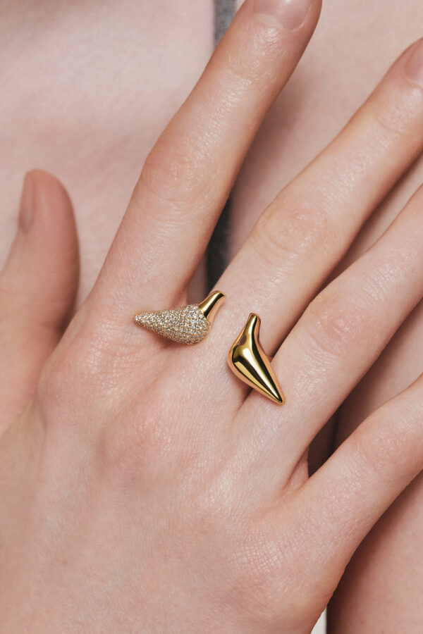 Rings Bird Girl Ring, diamonds, yellow gold with luxury craftsmanship from Guzema