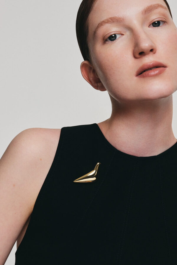 Brooches Bird Girl Brooch, yellow gold for personalized elegance