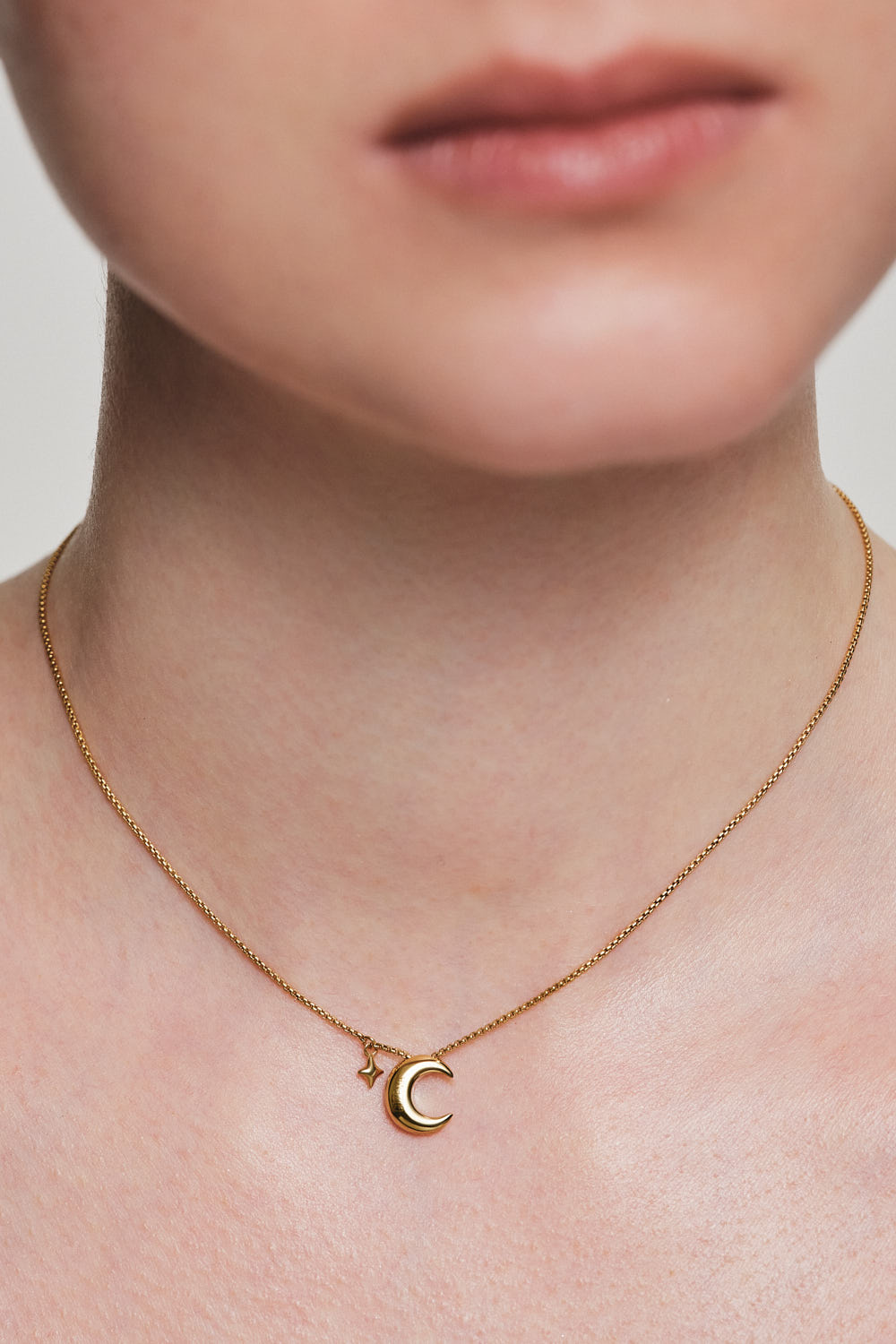 Exclusive Necklaces Moon Pendant, yellow gold from Guzema