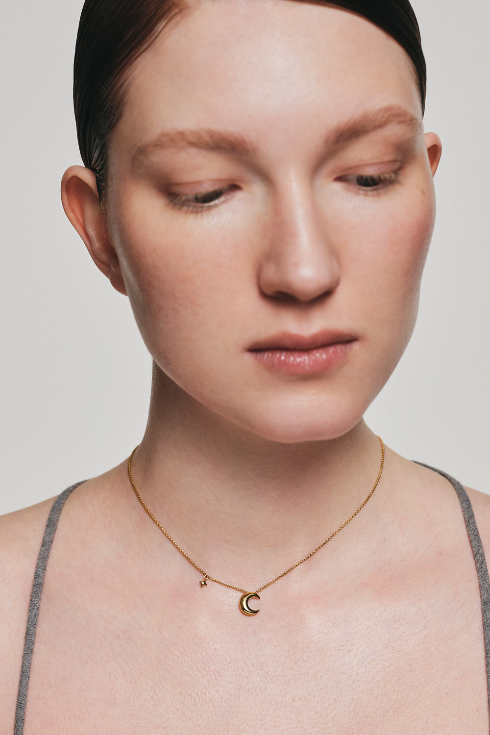 Custom Necklaces Moon Pendant, yellow gold for a luxurious style