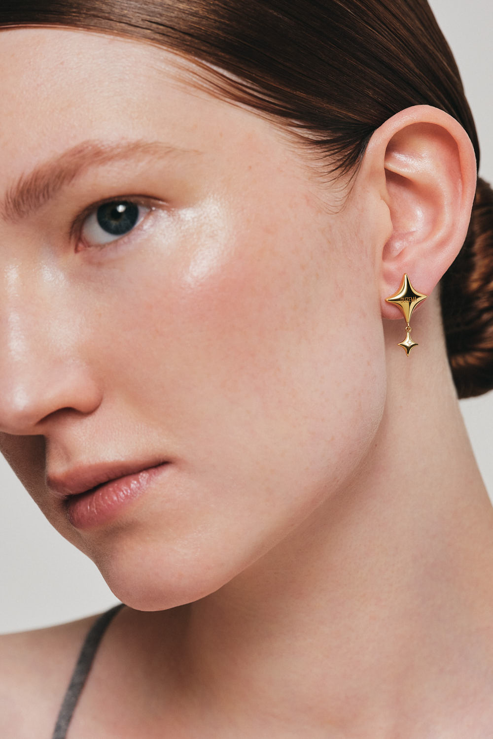 Earrings Star Drop Earrings with a diamond, yellow gold for a unique and sophisticated look