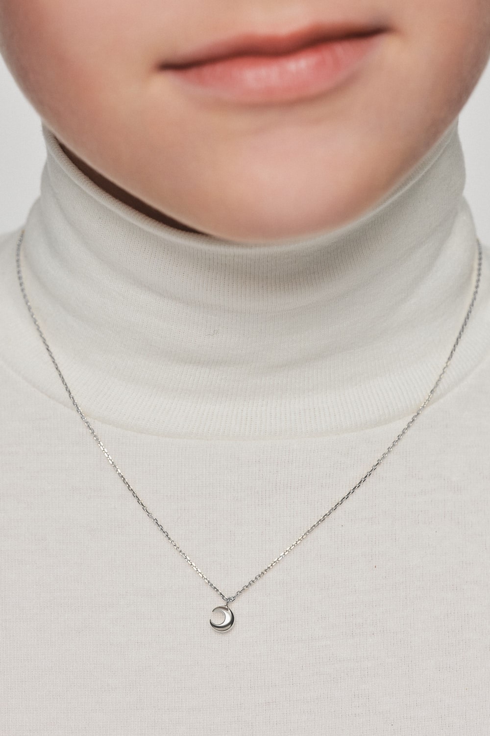 Custom Necklaces Mini Moon Pendant, white gold for a luxurious style