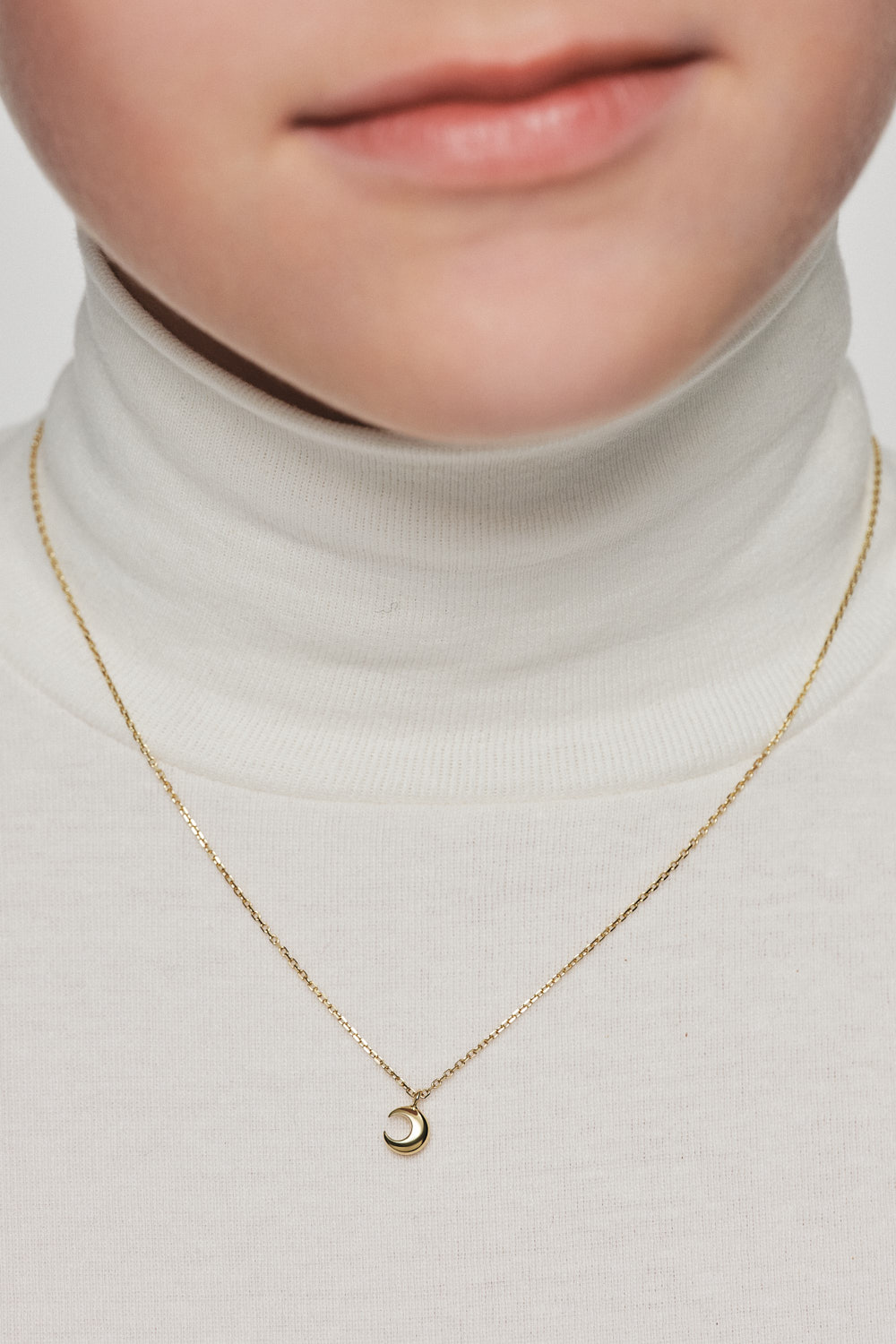 Exclusive Necklaces Mini Moon Pendant, yellow gold from Guzema