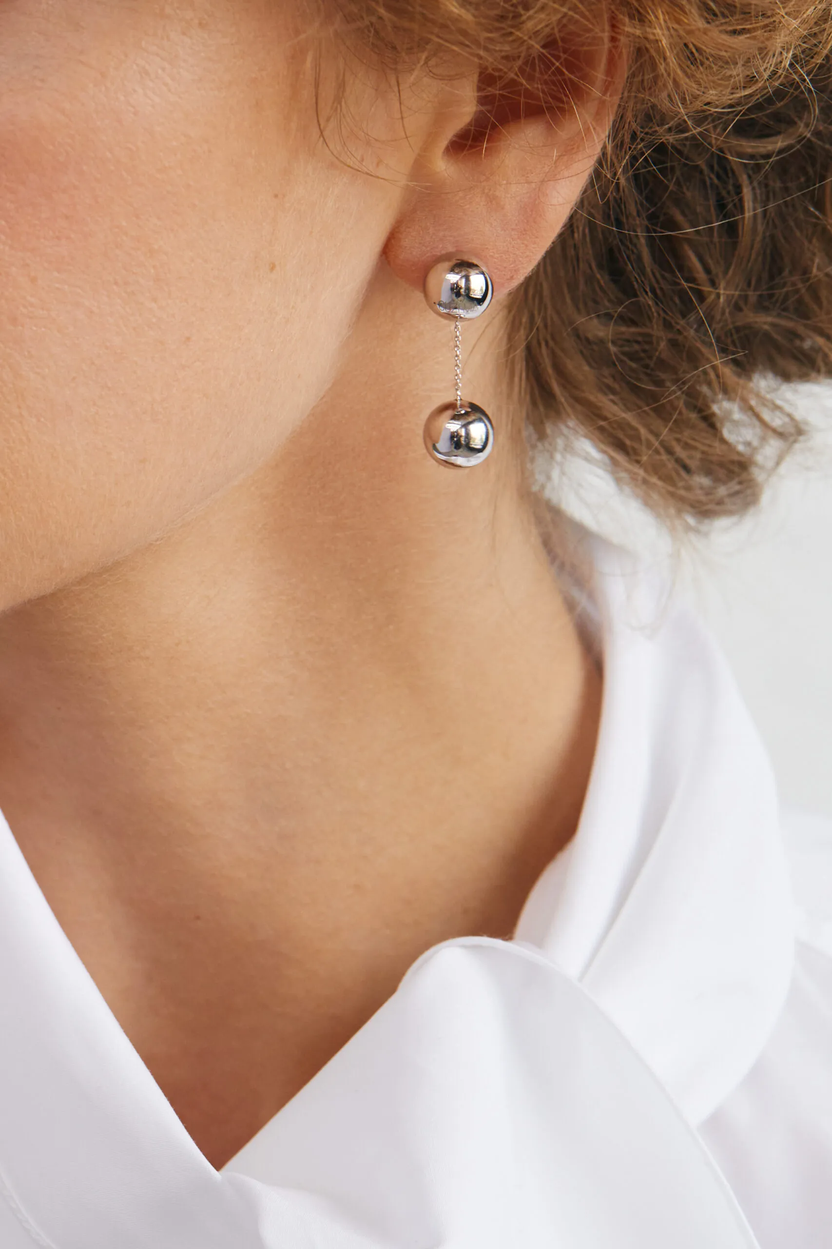 Earrings Duo Orb Earrings, white gold with timeless design by Guzema