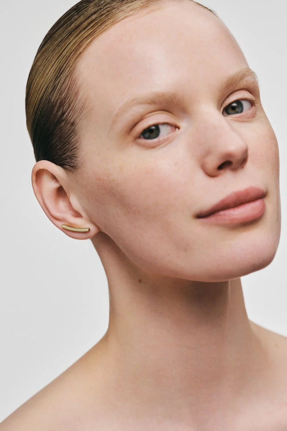 Earrings Bold Arc Earrings, diamonds, yellow gold for stylish and elegant looks