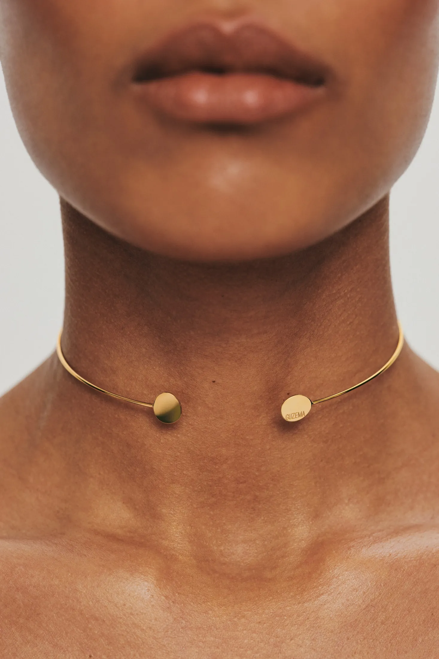 Chokers Flats choker, yellow gold with a unique touch from Guzema