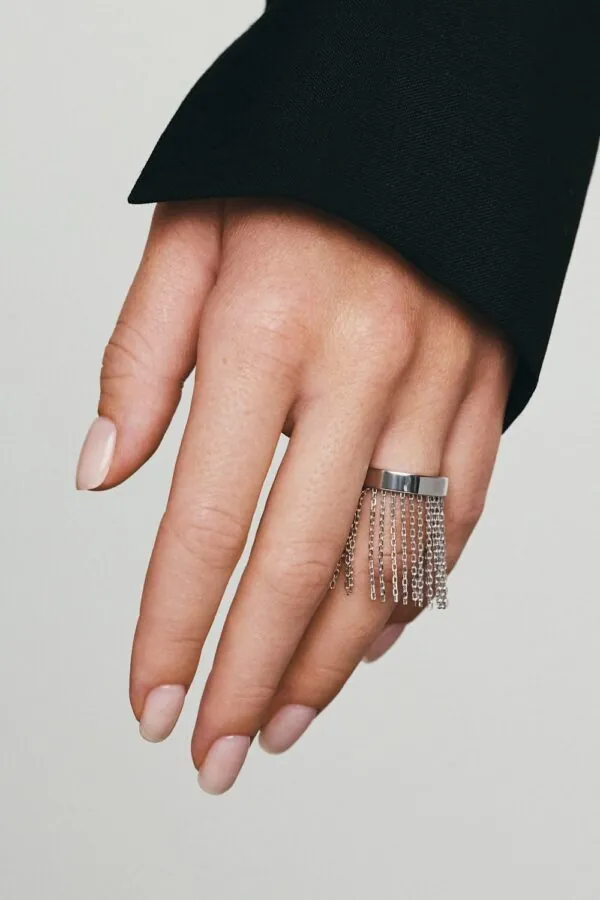 Rings Short Chainfall Ring, white gold with luxury craftsmanship from Guzema
