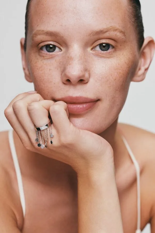 Rings Flats Chainfall Ring, white gold with modern design available now