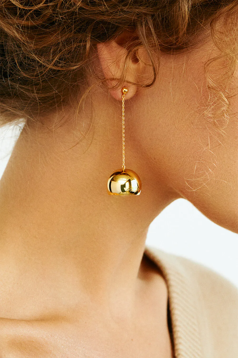 Earrings Semi-Orbs Earrings, yellow gold with timeless design by Guzema