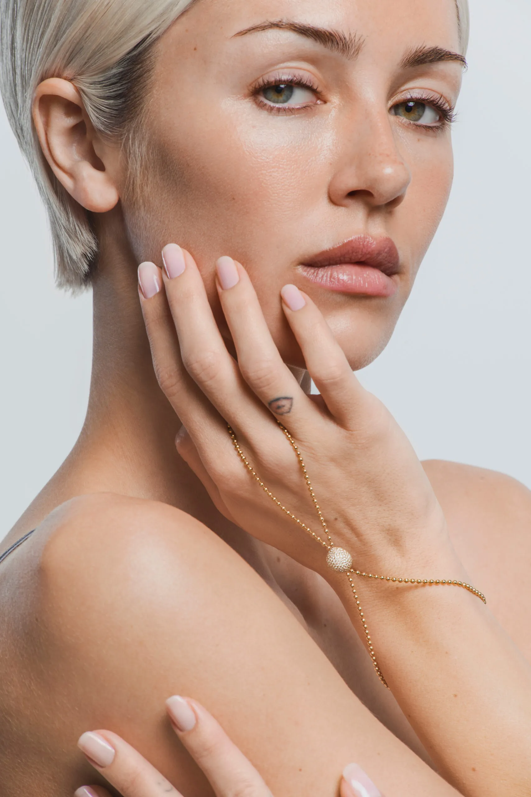 Bracelets Orb Chain Bracelet, diamonds, yellow gold for everyday elegance