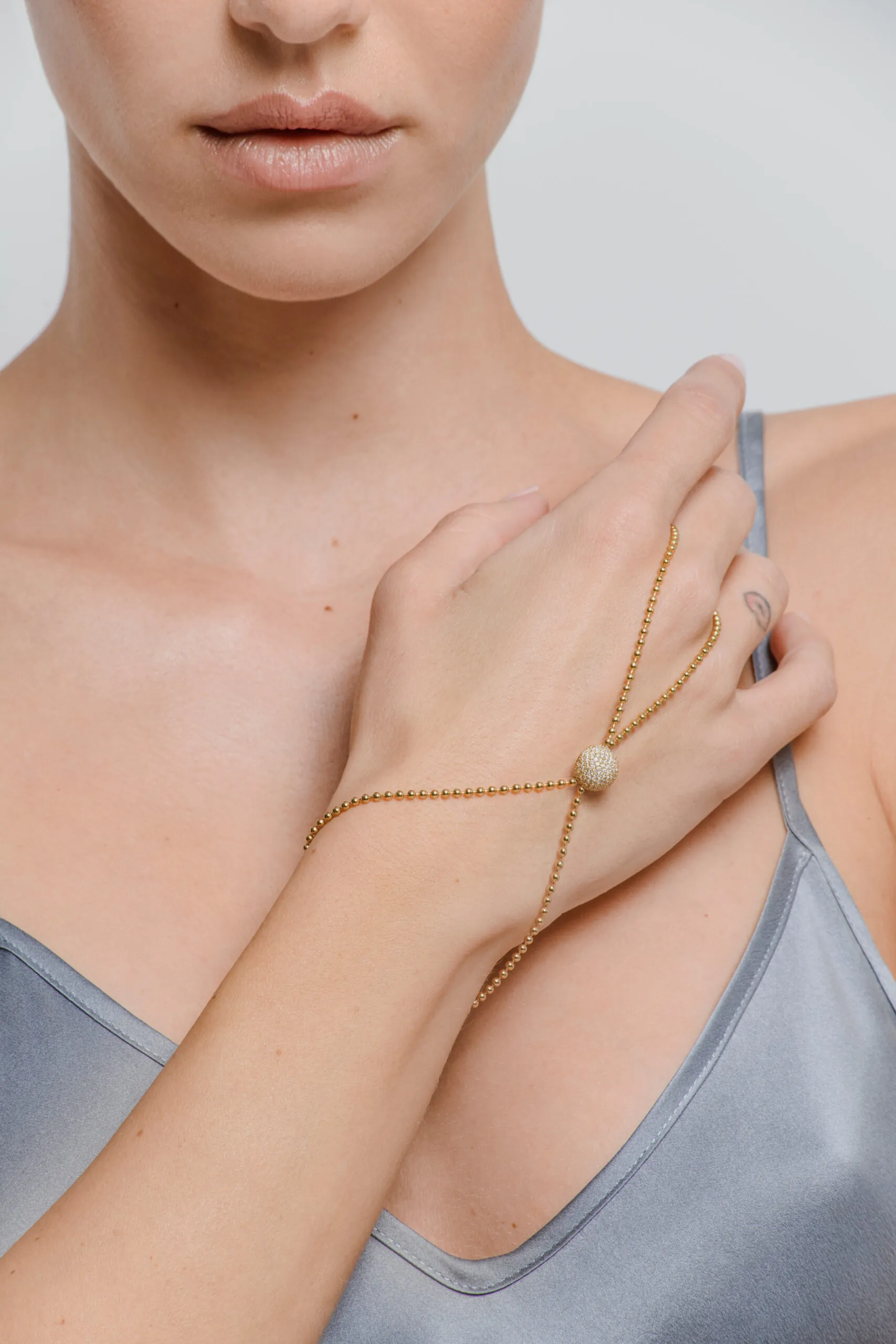 Bracelets Orb Chain Bracelet, diamonds, yellow gold with high-end craftsmanship from Guzema