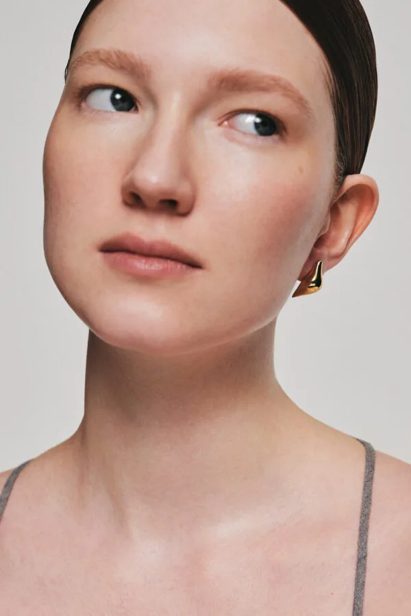 Earrings Bird Girl Stud Earrings, yellow gold with timeless design by Guzema