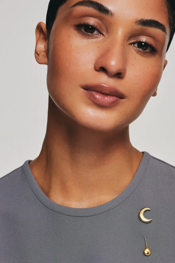 Brooches Moon Brooch, yellow gold for a sophisticated look